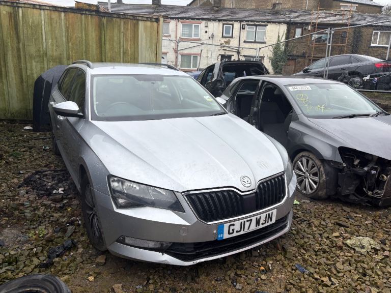 2017 SKODA SUPERB FULL CAR BREAKING!!