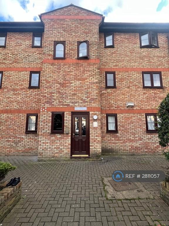 2 bedroom flat in Chobham Road, London, E15 (2 bed) (#2811057)