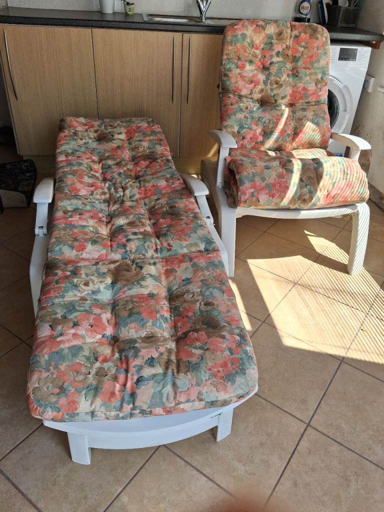 Garden Sun Lounger and Chair Set with mattresses – Fairly good Condition