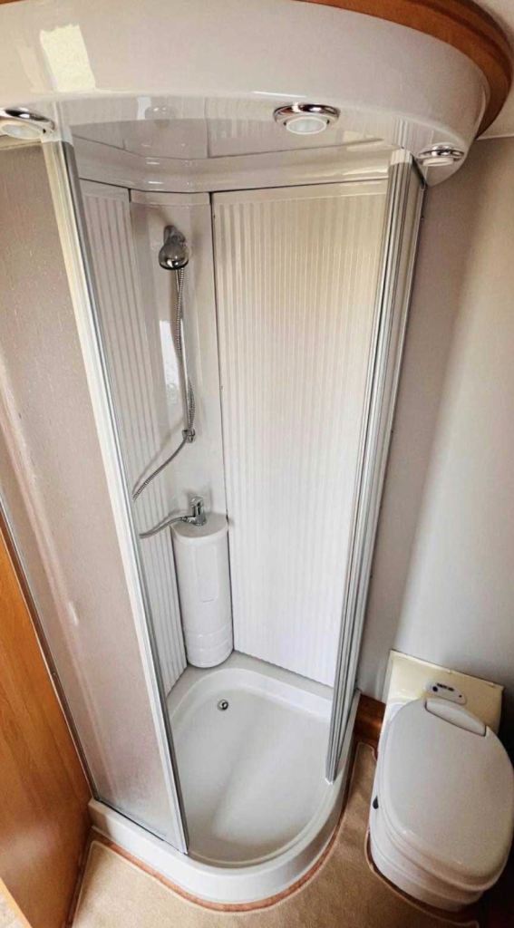 Caravan Dethleffs Camper DL 470 2006 2 Berth 