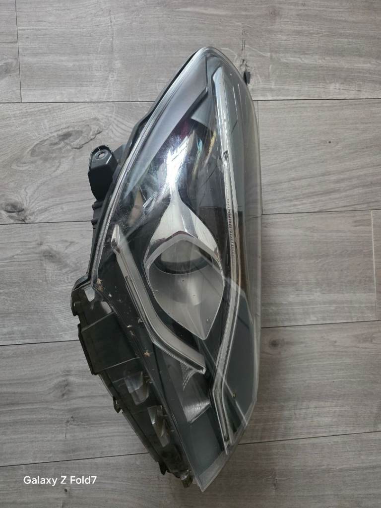 TOYOTA, Yaris, 2017, Petrol/Hybrid, 1.5 original toyota full headlamp beam