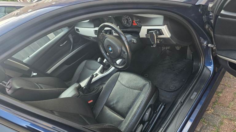 BMW, 3 SERIES, Saloon, 2010, Manual, 1995 (cc), 4 doors