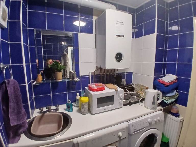 Ground floor room withdoor to garden