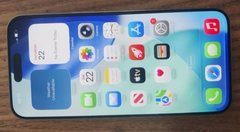 White IPhone 15 Pro max 