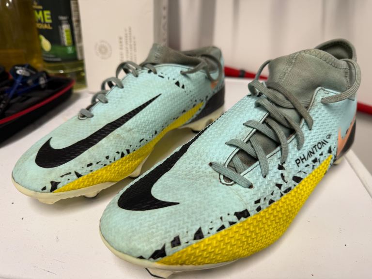 nike phantom football boots uk7 