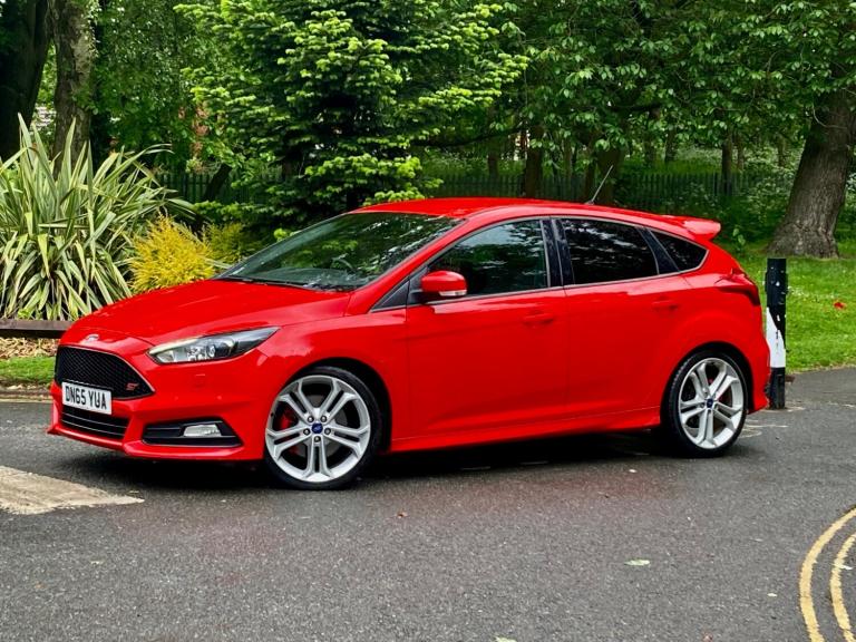 Ford Focus ST-3 2.0T 250 EcoBoost  * * HUGE SPEC ** Fully Loaded * 1 P/Keeper * 