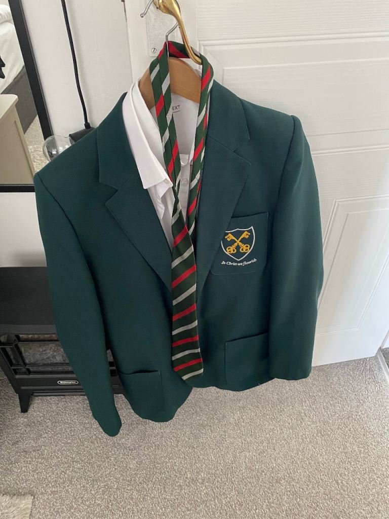 St Gregory’s Blazer size 34 complete with the full uniform outfit.