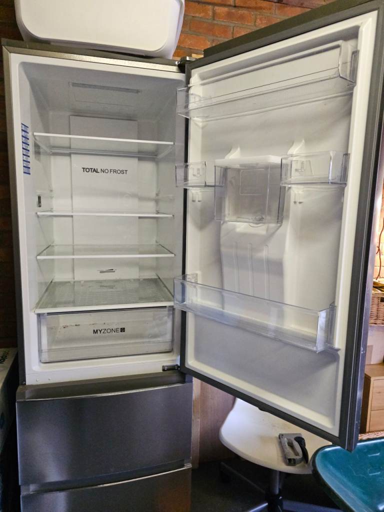 Haier fridge freezer freestanding 