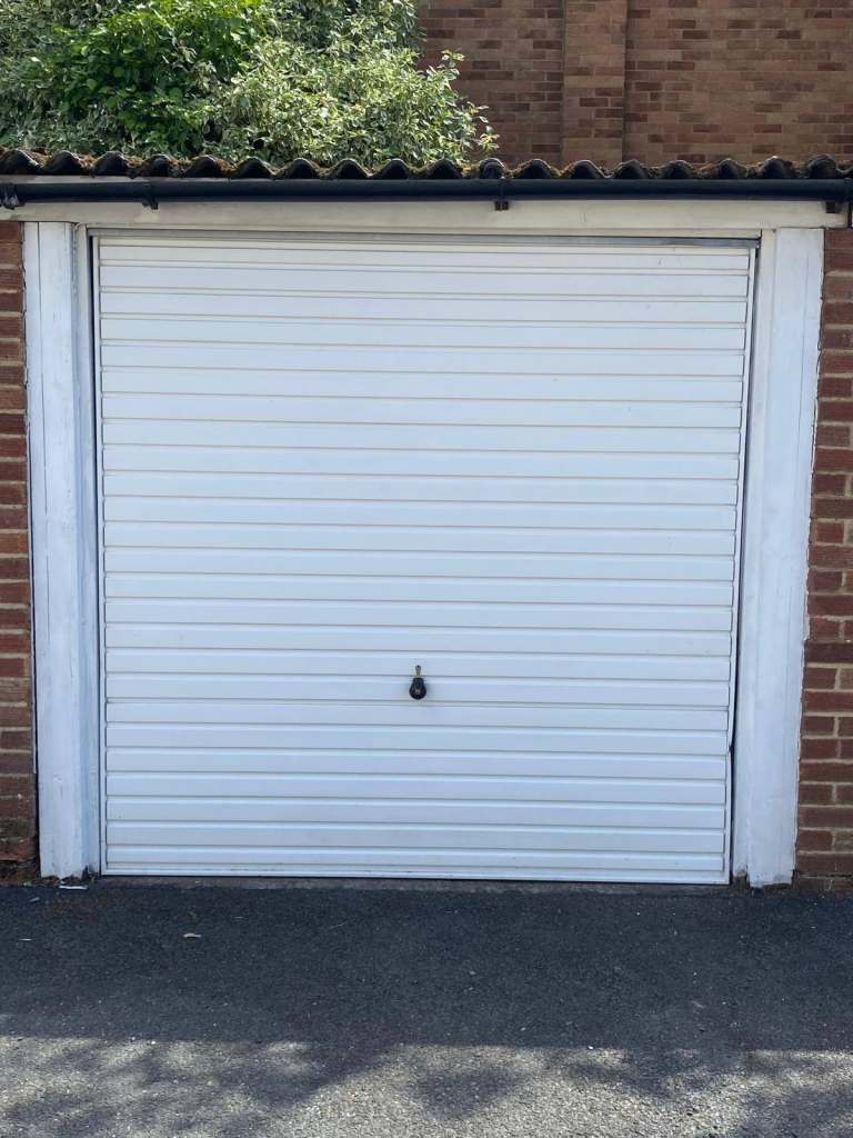 x3 Garages available in Rances Lane