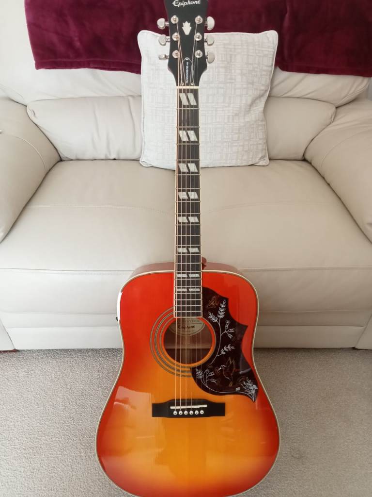 Epiphone Hummingbird Pro Guitar.