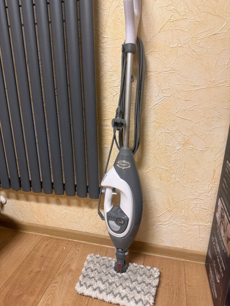 Shark lift away steamer 