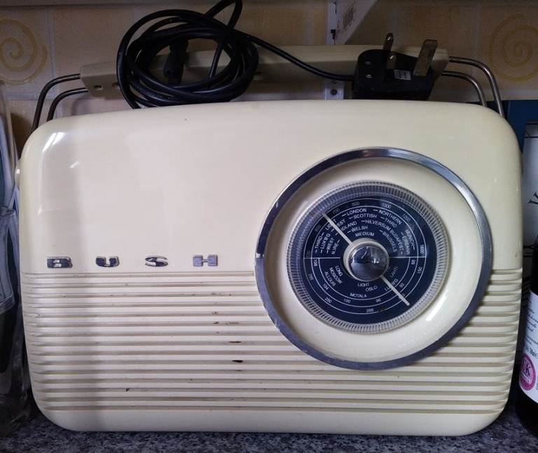 Bush Retro Radio FM / MW / LW (Not DAB)