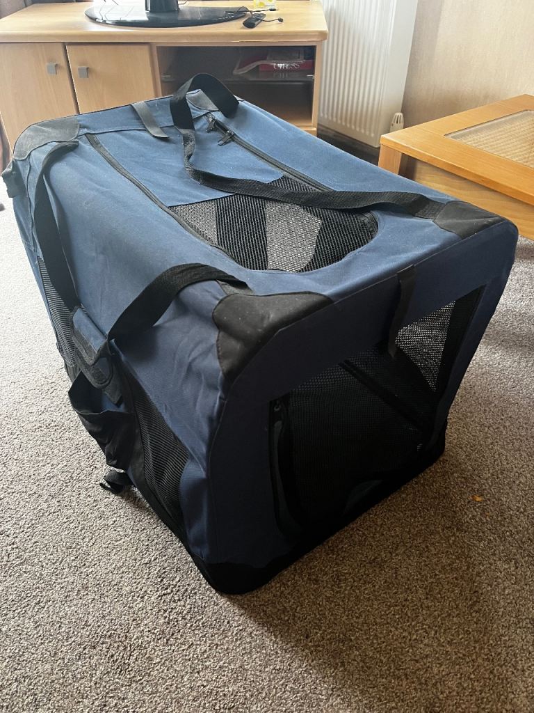 Dog / cat carrier fantastic condition 