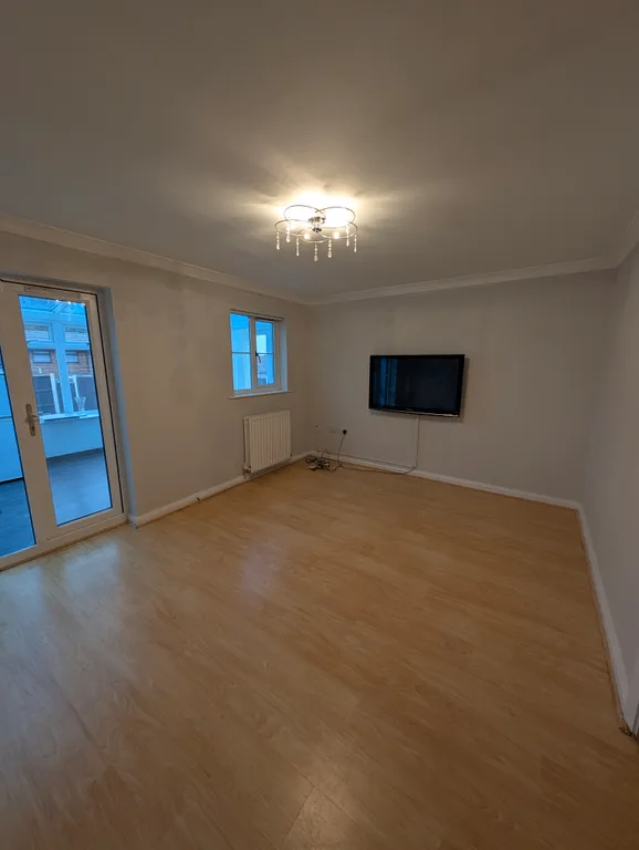 RENOVATED 4 BED  IN STOKE ON TRENT| READY NOW | COMPANY LET FRIENDLY | EPC B | ST3