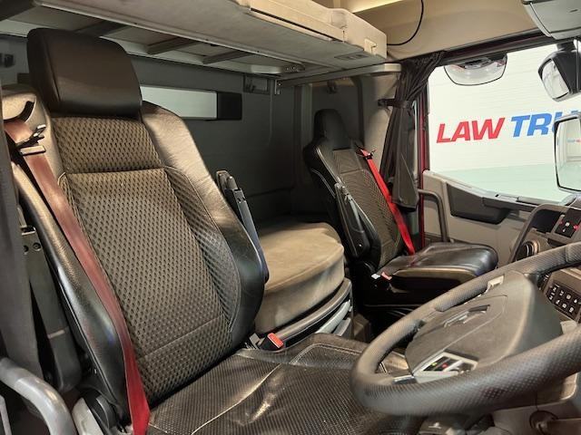 Renault T520 High 6x2 Midlift Tractor Unit