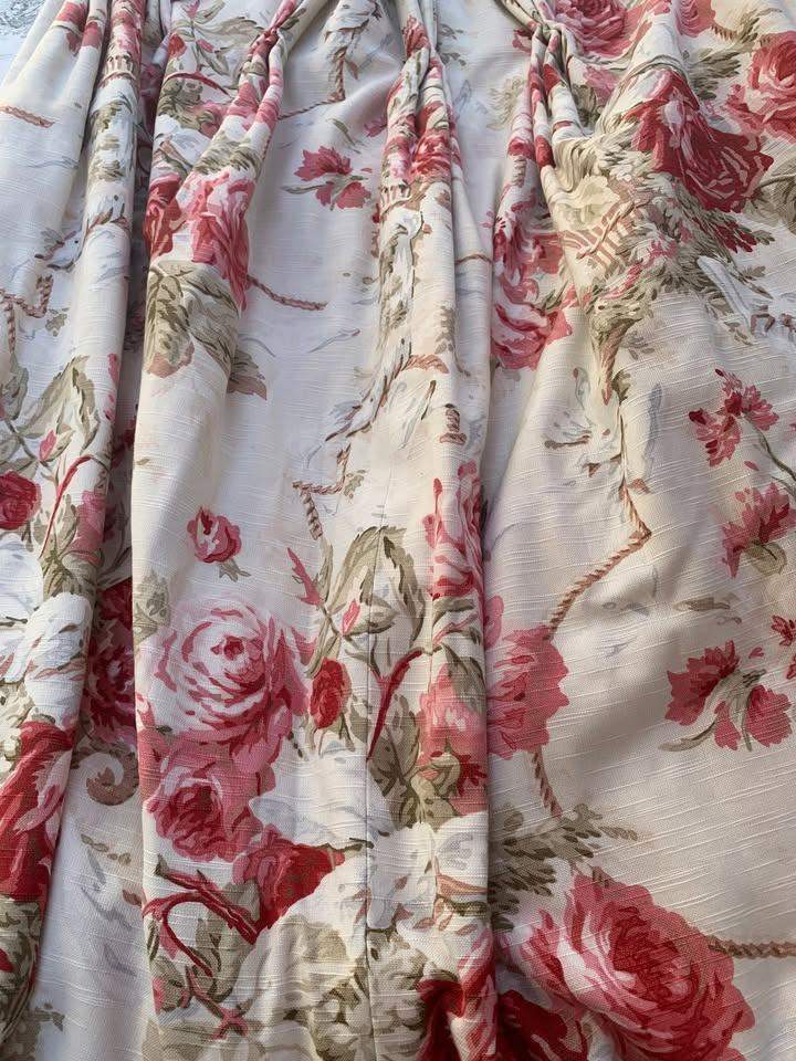 SINGLE CUSTOM-MADE INTERLINED CURTAIN- SIZE W102 X L144 CM