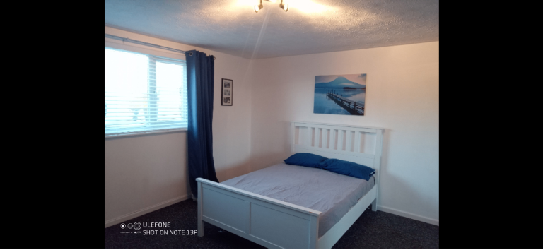 Large double room in quiet house 