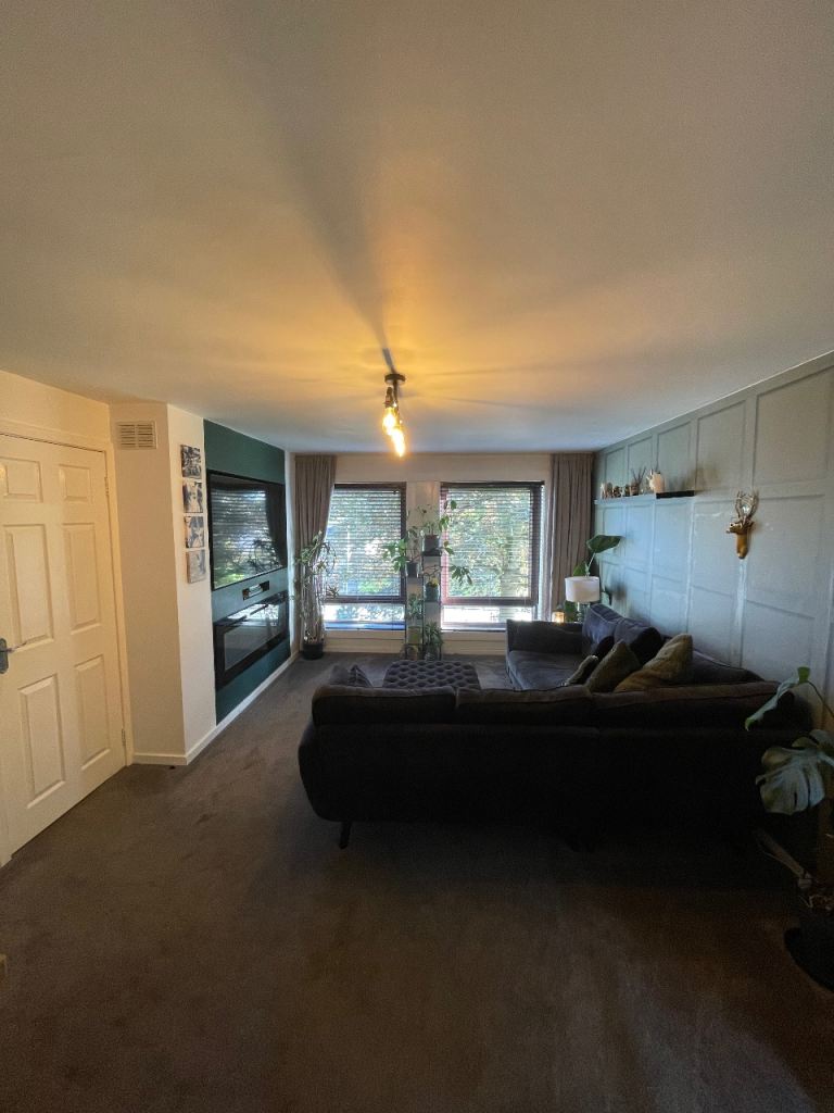 2 bed flat for sale.
