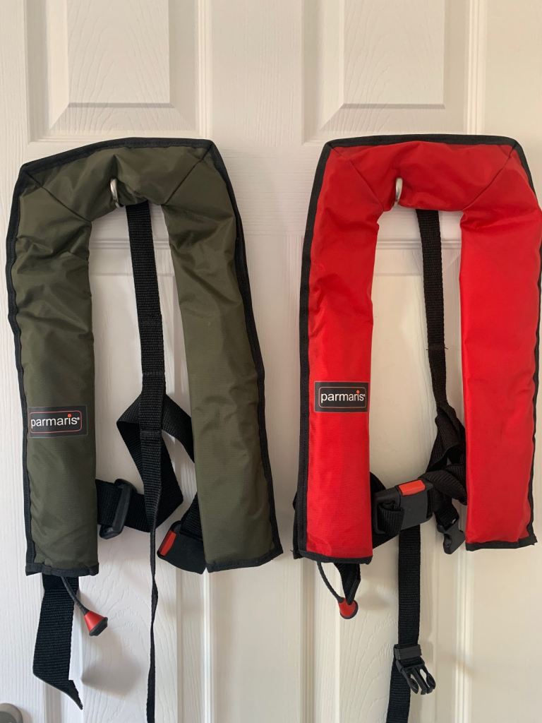Parmaris Junior Life jackets - Red & Green, 