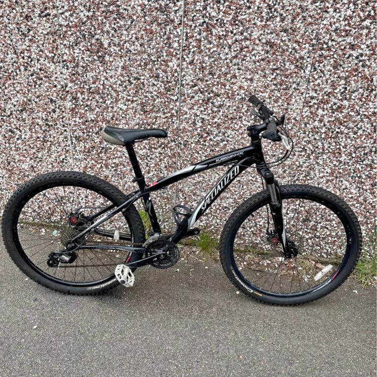 Specialized Hardrock Mountain Bike – 15” Frame – Disc Brakes & Continental Tyres