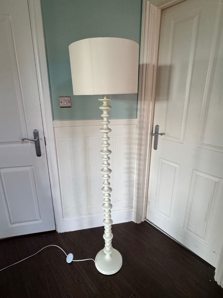 Floor lamp