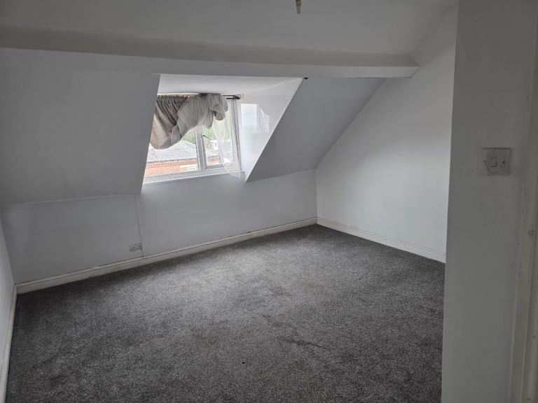 3 self contained 1 bedroom flats to rent