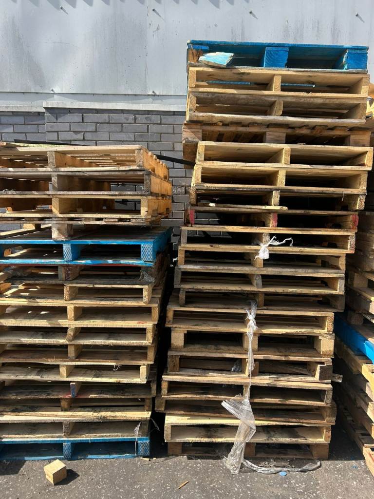 FREE 2 way entry American pallets