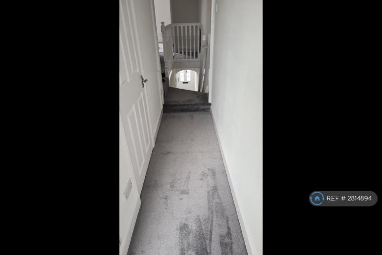 3 bedroom house in Midland Road, Wellingborough, NN8 (3 bed) (#2814894)