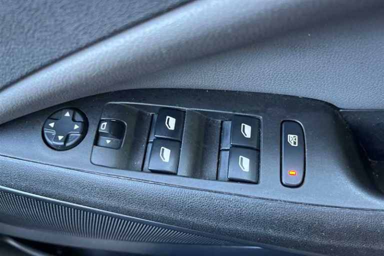 2020 Vauxhall Crossland X 1.2 Elite Nav SUV 5dr Petrol Manual Euro 6 (s/s) (83 ps) SUV Petrol Manual