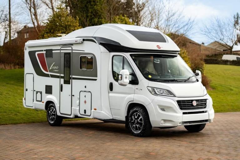 2017 Burstner Ixeo T690G