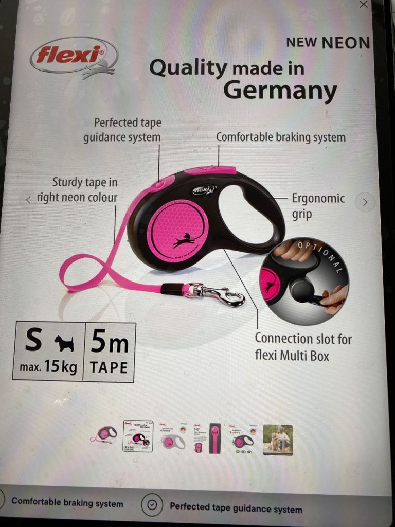 Pink flexi Dog lead