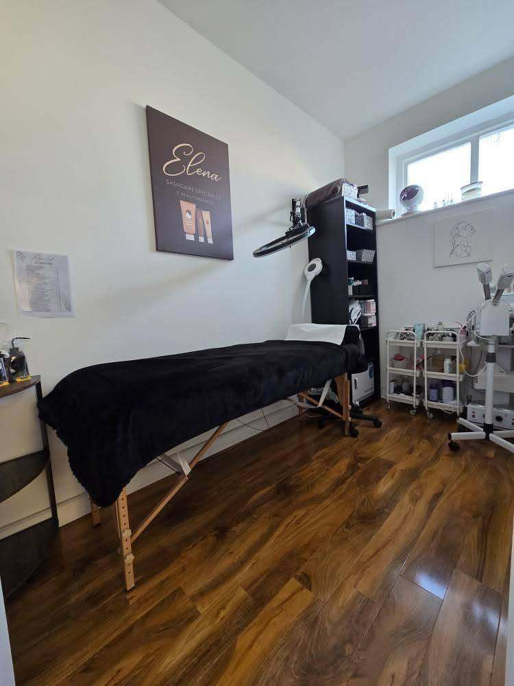 Treatment room to rent in salon