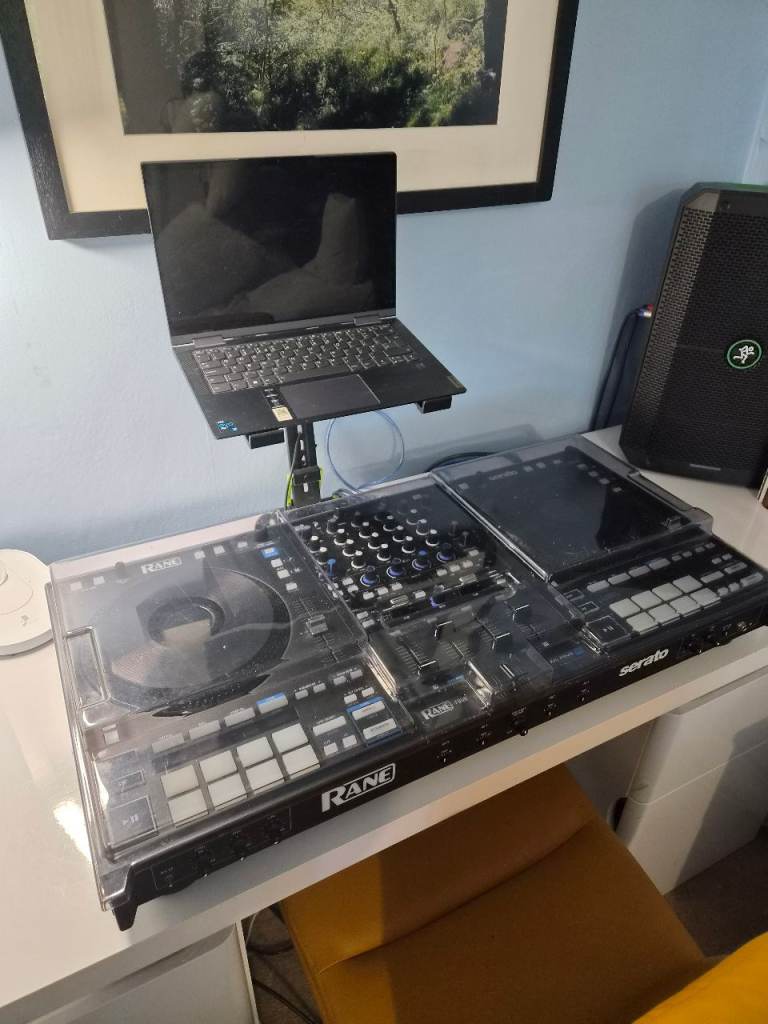 Rane Four DJ Controller with Serato. Protective cover and carry case