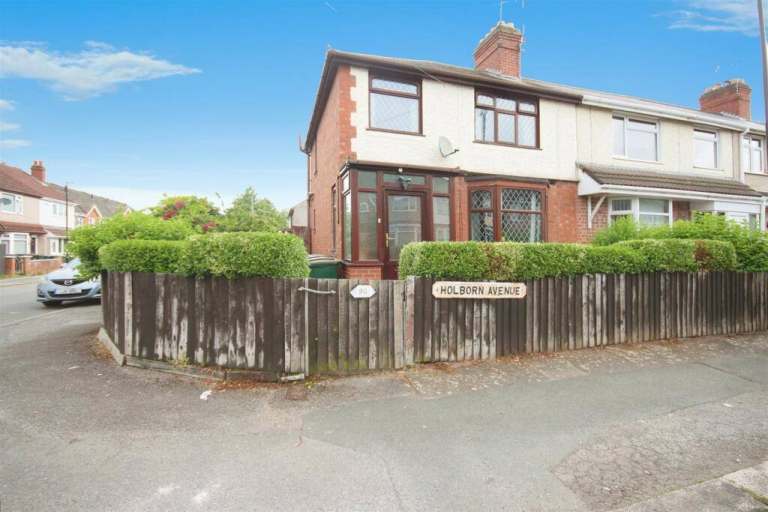 2 Bedroom unfurnished end-of-terrace with spacious garden