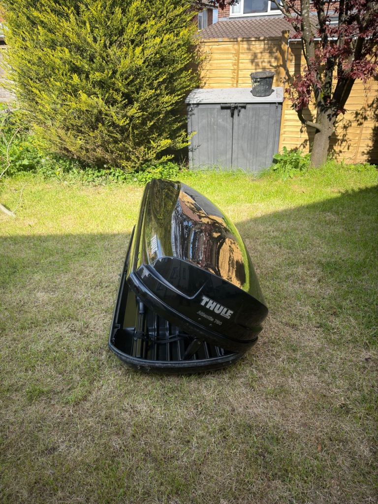 Thule Atlantis 780 roof box and bars
