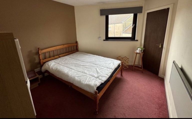 Spacious Double Room in Edinburgh City Centre