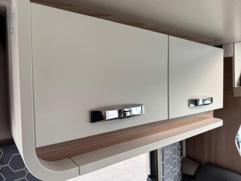 SWIFT ESCAPE 695 - 2017