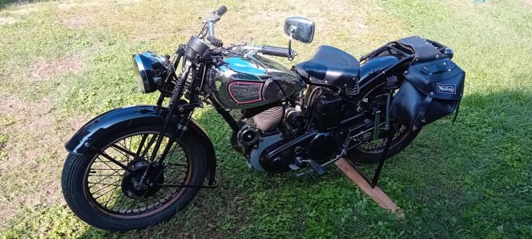 Norton 500CC Rare Classic Motorcycle  Petrol Manual