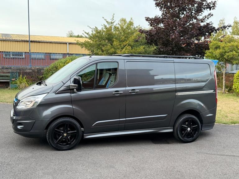 FORD TRANSIT CUSTOM 2.0 TDCi 170ps Low Roof Limited Van