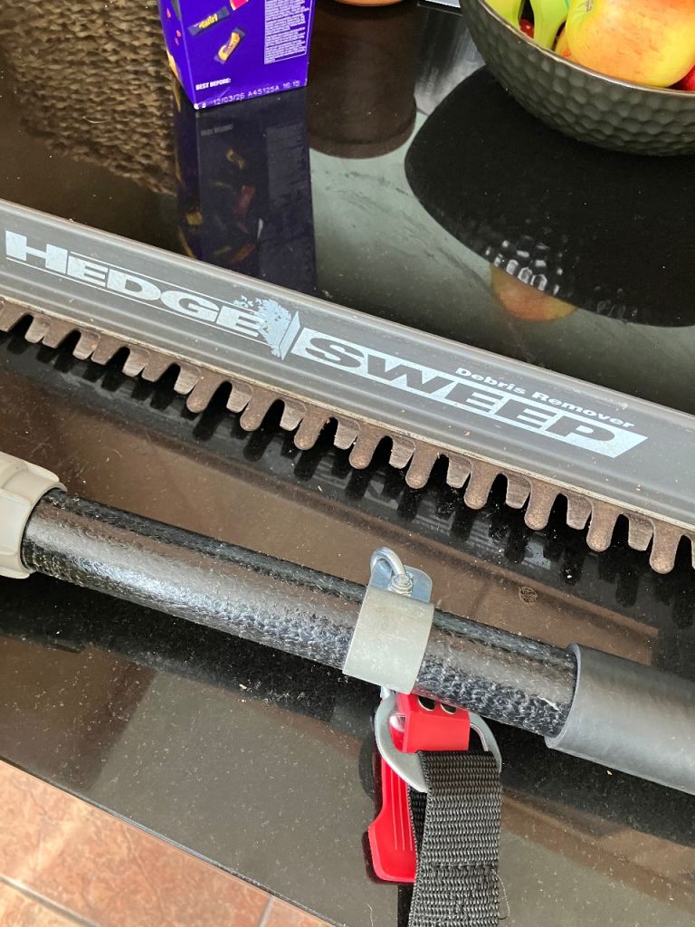 Ryobi extendable hedge trimmer 