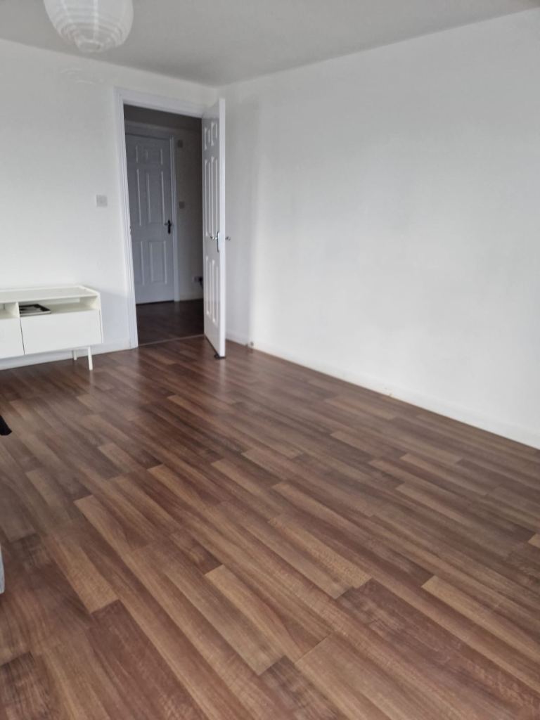 Large 3 Bedroom Flat 