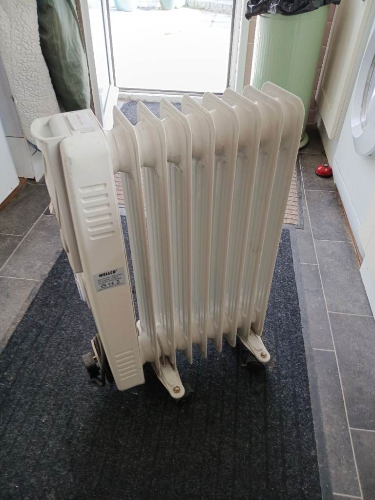 White Oil-Filled Radiator on Wheels – Good Condition