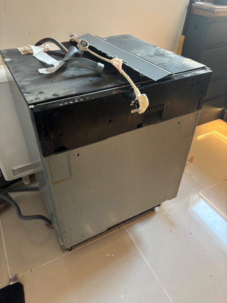Free Smeg dishwasher DI612CA for spares/ repairs