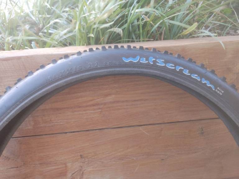 Maxxis 26 x 2.2 mtb tyre