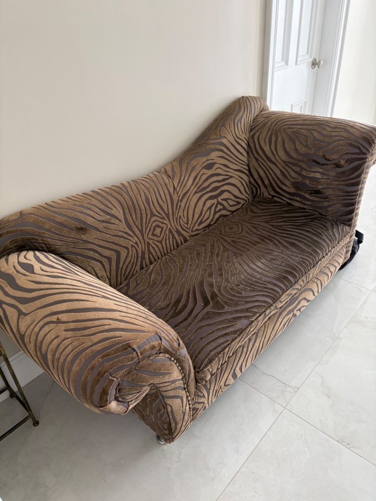 Chaise lounge 