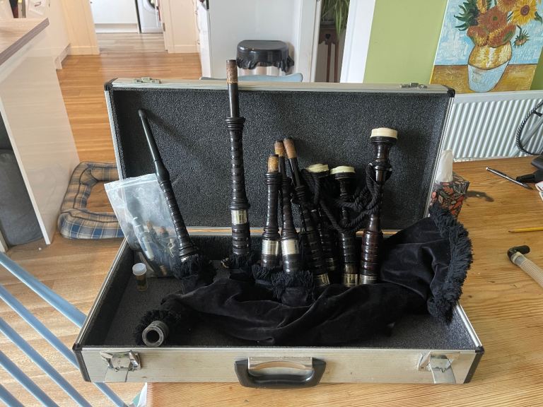 Kilberry bagpipes black