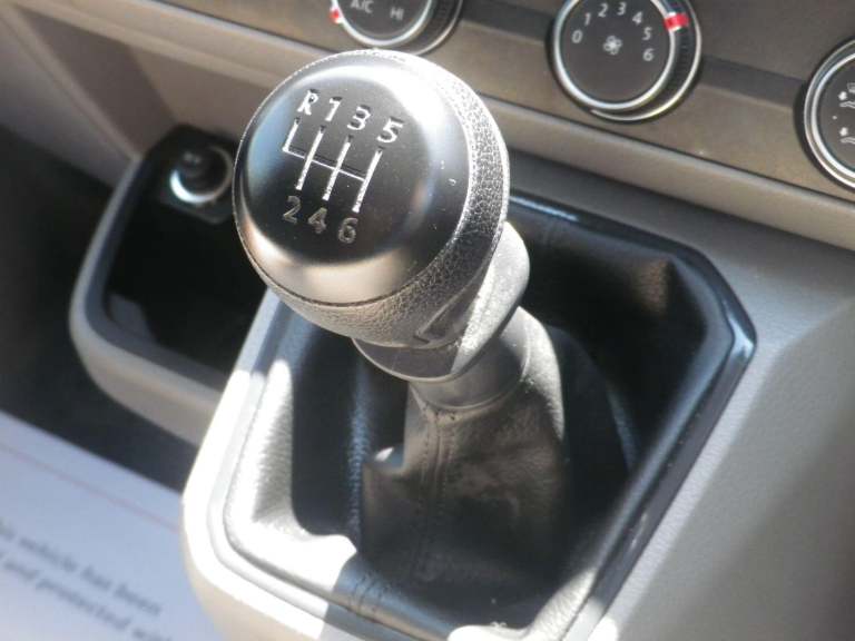 VOLKSWAGEN TRANSPORTER T32 2.0 TDI 150 Highline LWB KOMBI 2024