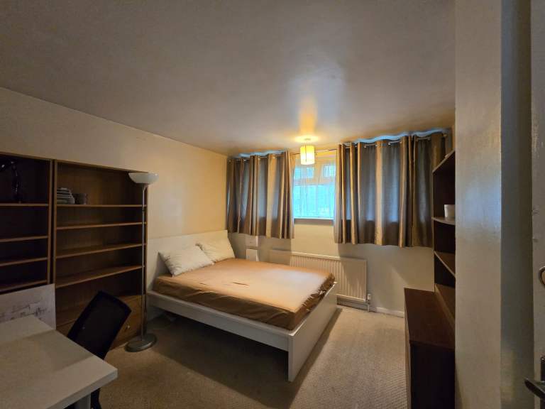 4 Bed House in  Royal Docks area of North Woolwich, London,E16 2DE 