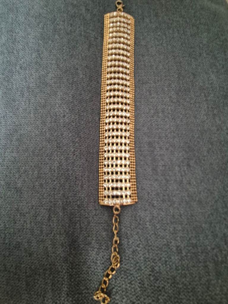 Sparkly Gold Tone Bracelet – Good Condition