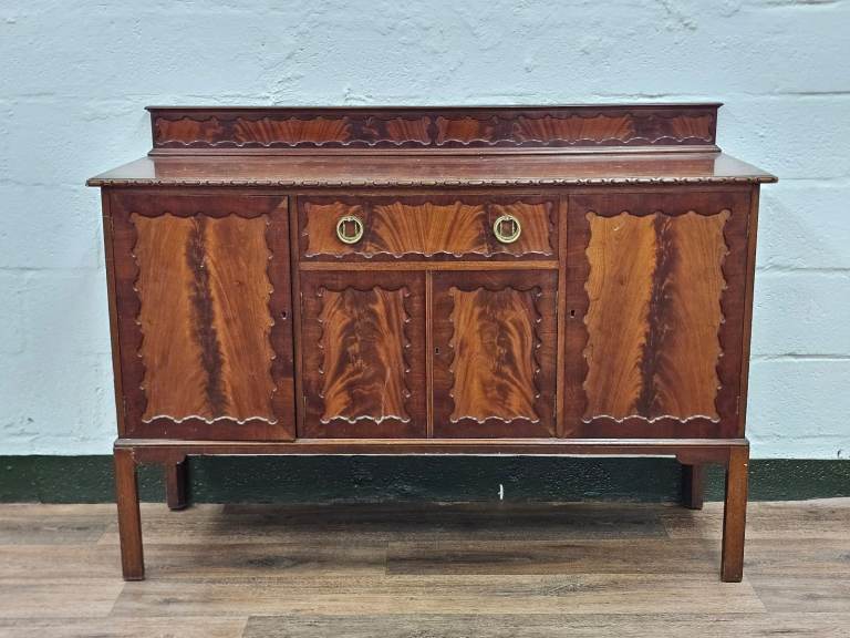 Antique Beautiful Vintage Mahogany Sideboard / Drinks Cabinet 🚚